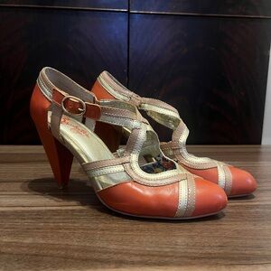 Seychelles “Petunia” coral & gold 1920/30s heels 8.5